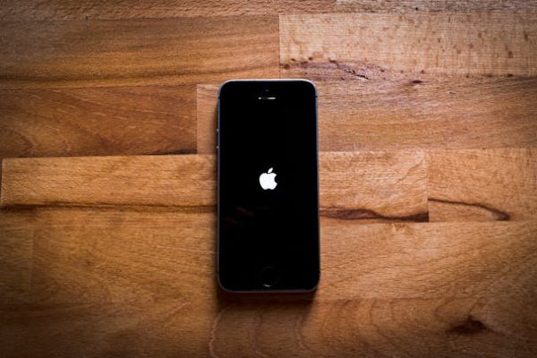 iPhone 16: tyloji revoliucija, kuri keičia mobilių technologijų pasaulį