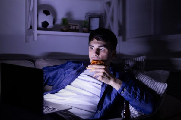 Kodėl žmonės mėgsta siaubo filmus? Psichologinis žvilgsnis į baimės malonumą Kodėl žmonės mėgsta siaubo filmus? Psichologinis žvilgsnis į baimės malonumą