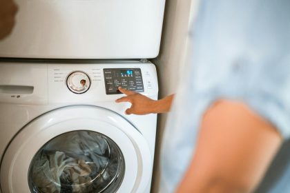 baking soda cleans clothes better